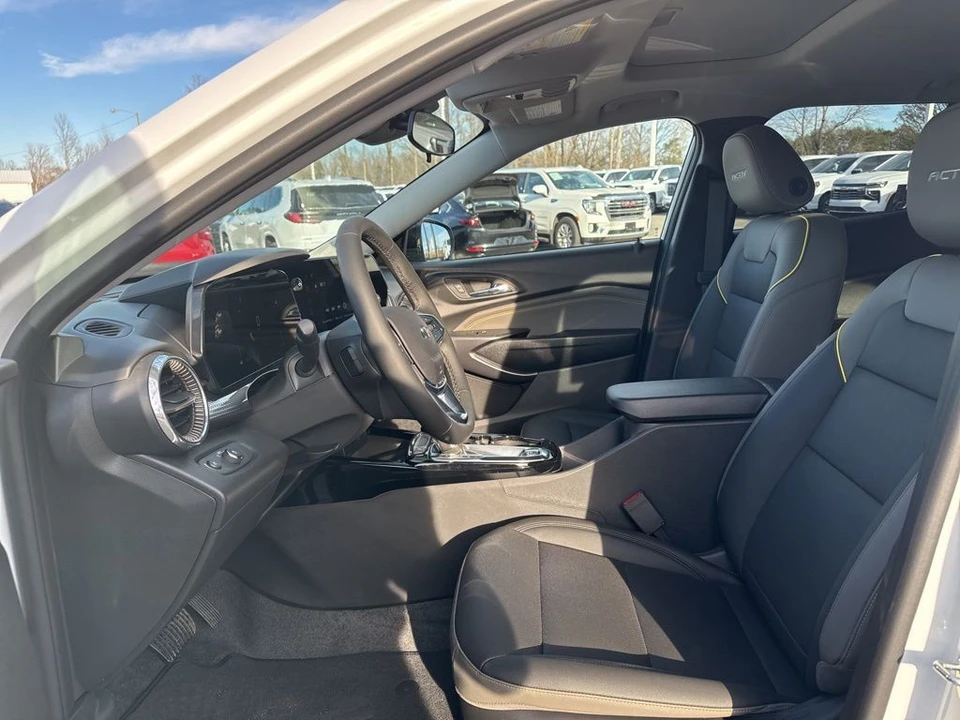 2026 Chevrolet Trax - Image 9 of 12