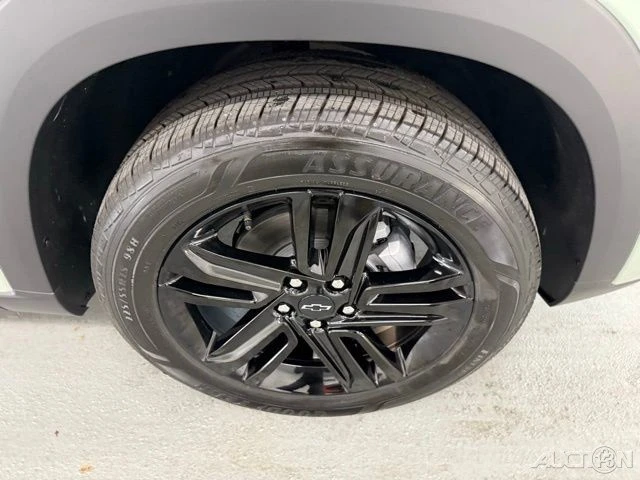 2026 Chevrolet Trax - Image 4 of 21