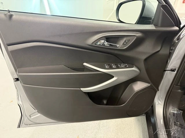 2026 Chevrolet Trax - Image 13 of 21