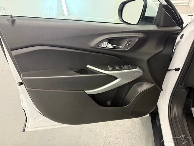 2026 Chevrolet Trax - Image 13 of 21