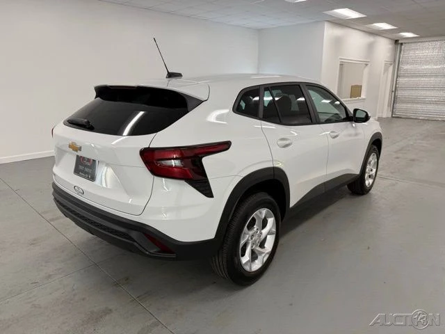 2026 Chevrolet Trax - Image 6 of 21