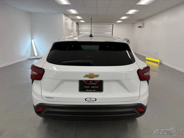 2026 Chevrolet Trax - Image 7 of 21
