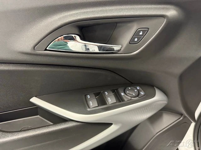 2026 Chevrolet Trax - Image 14 of 21