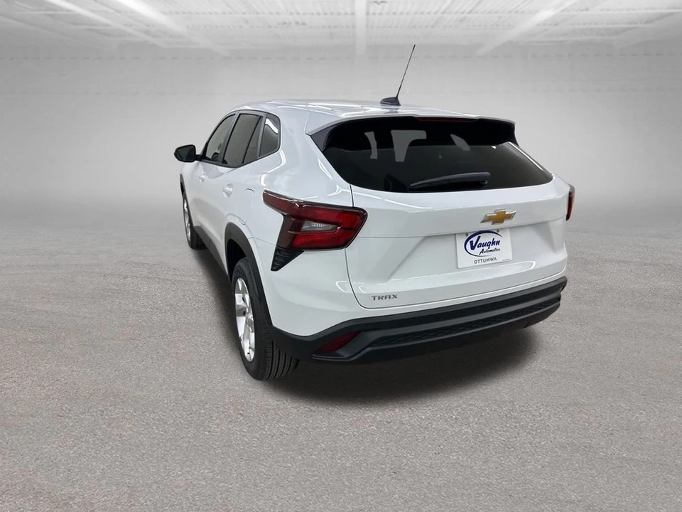2026 Chevrolet Trax - Image 8 of 12