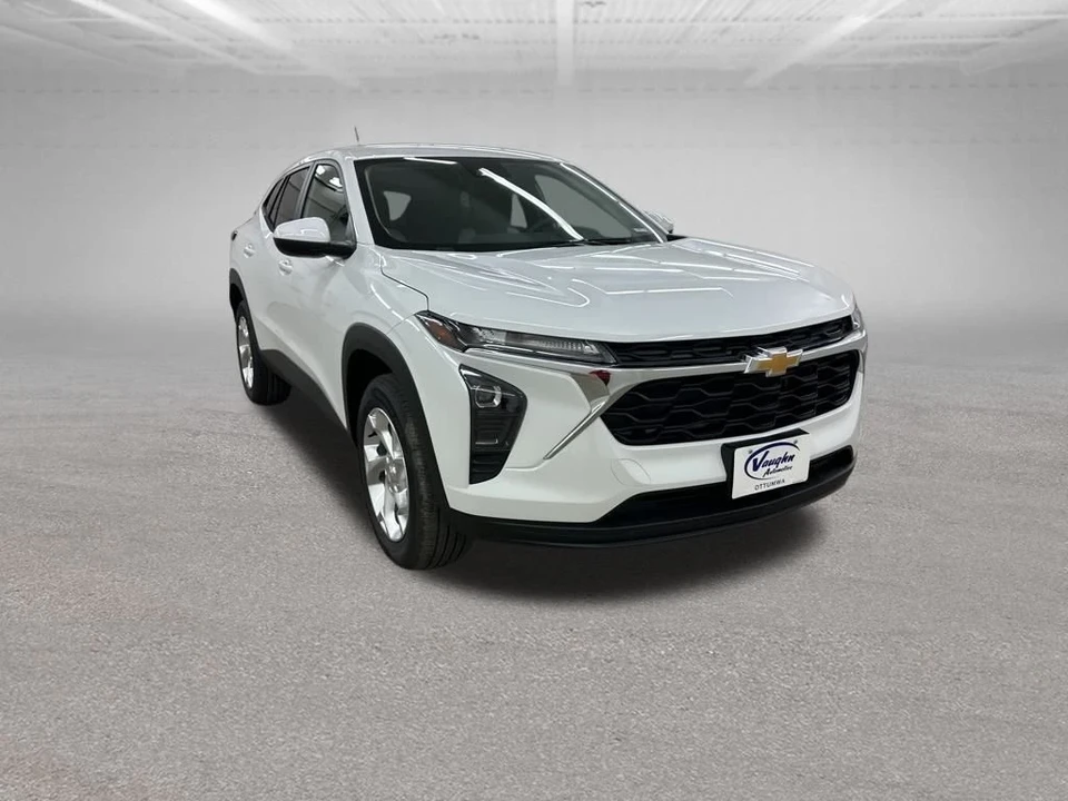 2026 Chevrolet Trax - Image 2 of 12