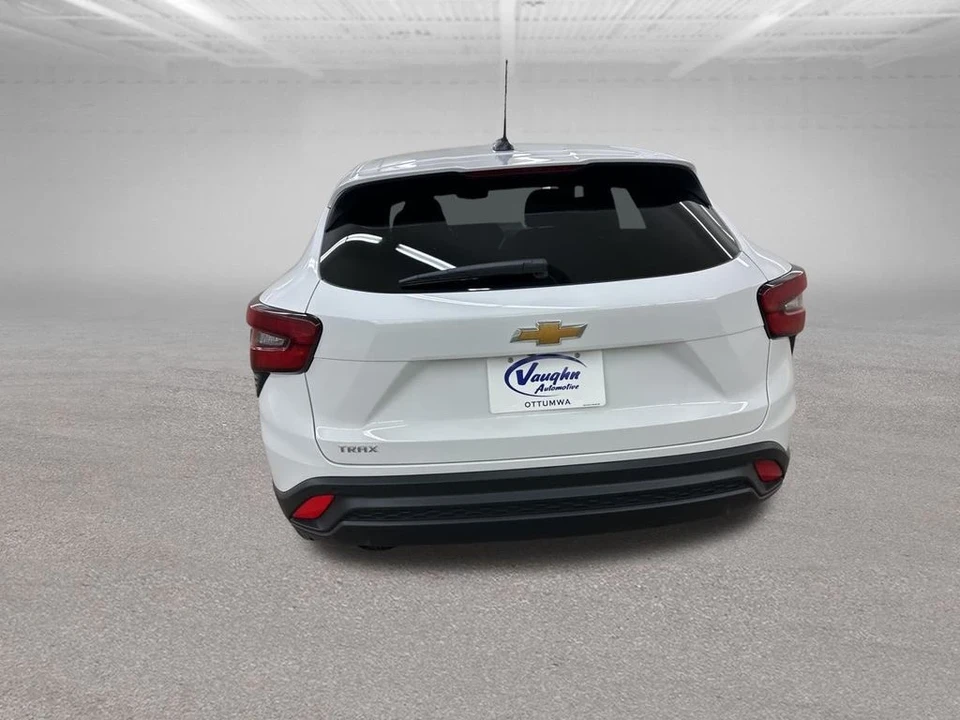 2026 Chevrolet Trax - Image 9 of 12