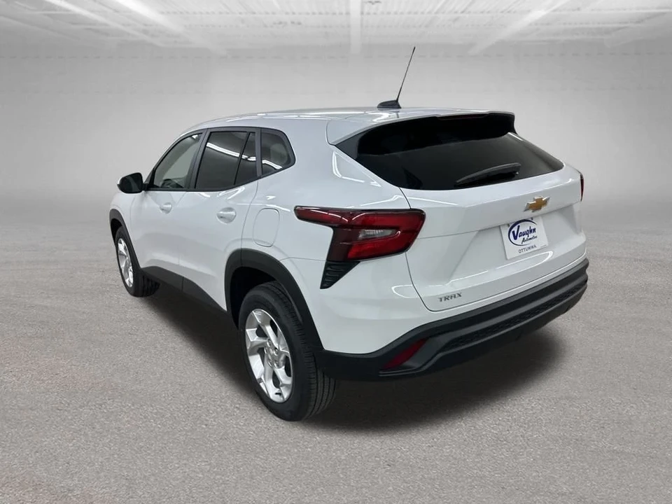 2026 Chevrolet Trax - Image 7 of 12