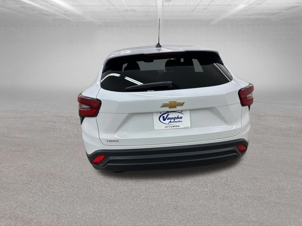 2026 Chevrolet Trax - Image 9 of 12