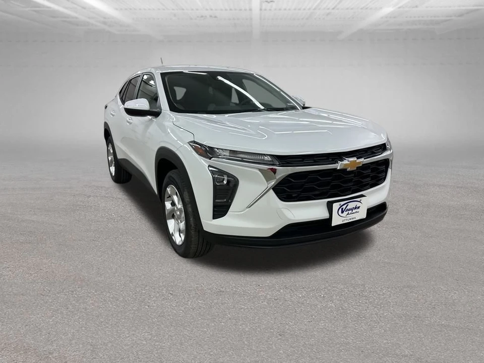 2026 Chevrolet Trax - Image 2 of 12