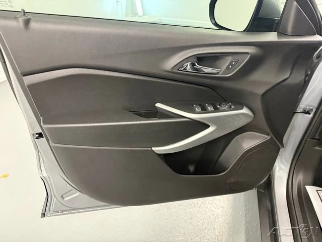2026 Chevrolet Trax - Image 13 of 20