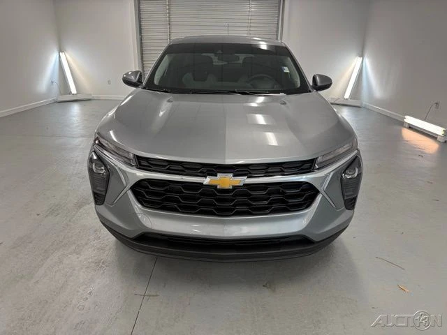 2026 Chevrolet Trax - Image 2 of 20