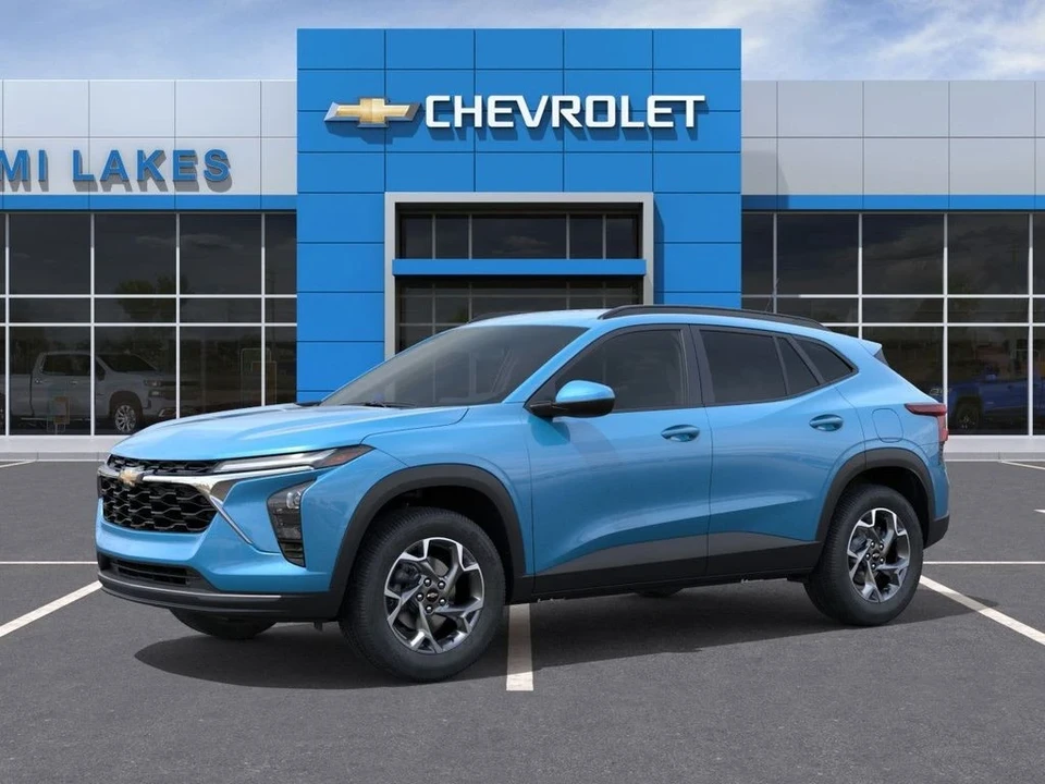 2026 Chevrolet Trax - Image 2 of 21