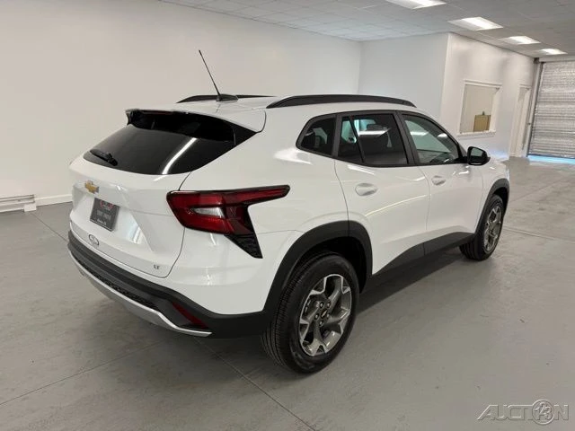 2026 Chevrolet Trax - Image 6 of 12