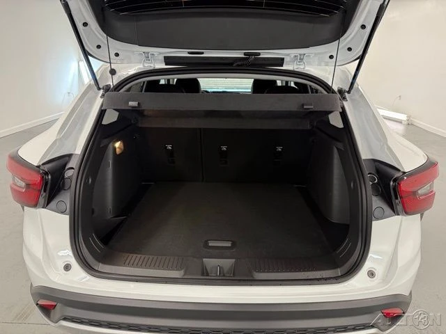 2026 Chevrolet Trax - Image 8 of 12