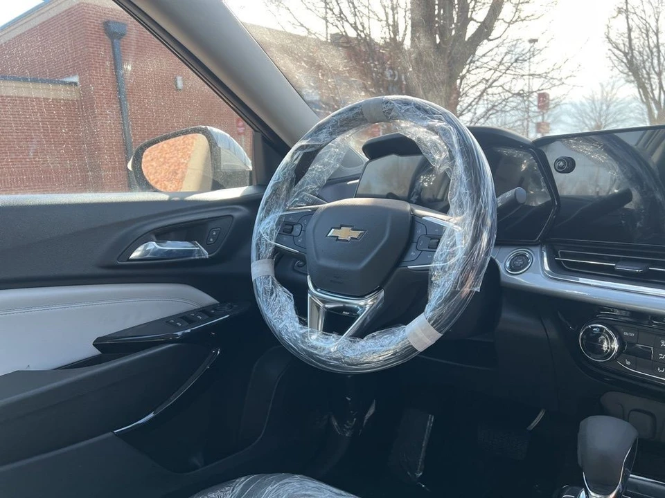 2026 Chevrolet Trax - Image 9 of 11