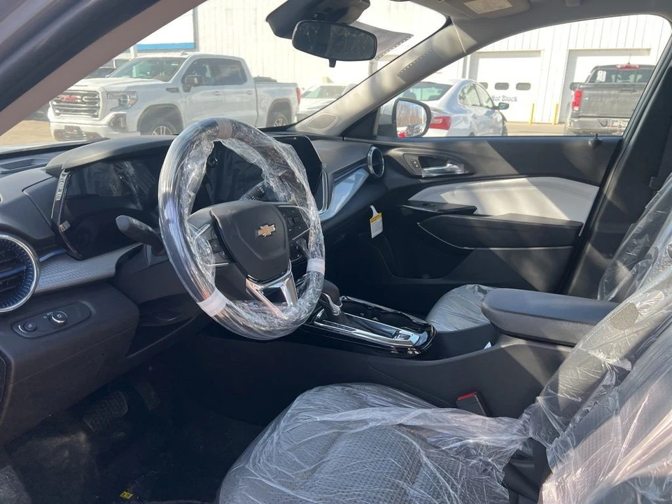 2026 Chevrolet Trax - Image 6 of 11