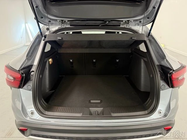 2026 Chevrolet Trax - Image 8 of 12