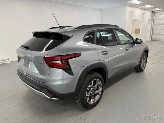 2026 Chevrolet Trax - Image 6 of 12