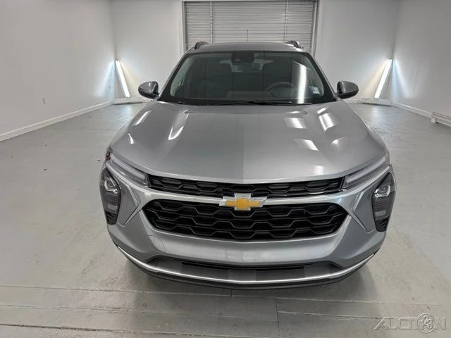 2026 Chevrolet Trax - Image 2 of 12