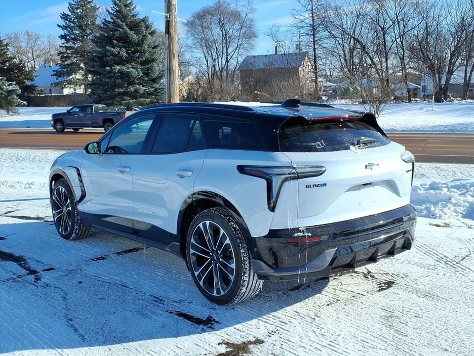 2026 Chevrolet Blazer - Image 2 of 6