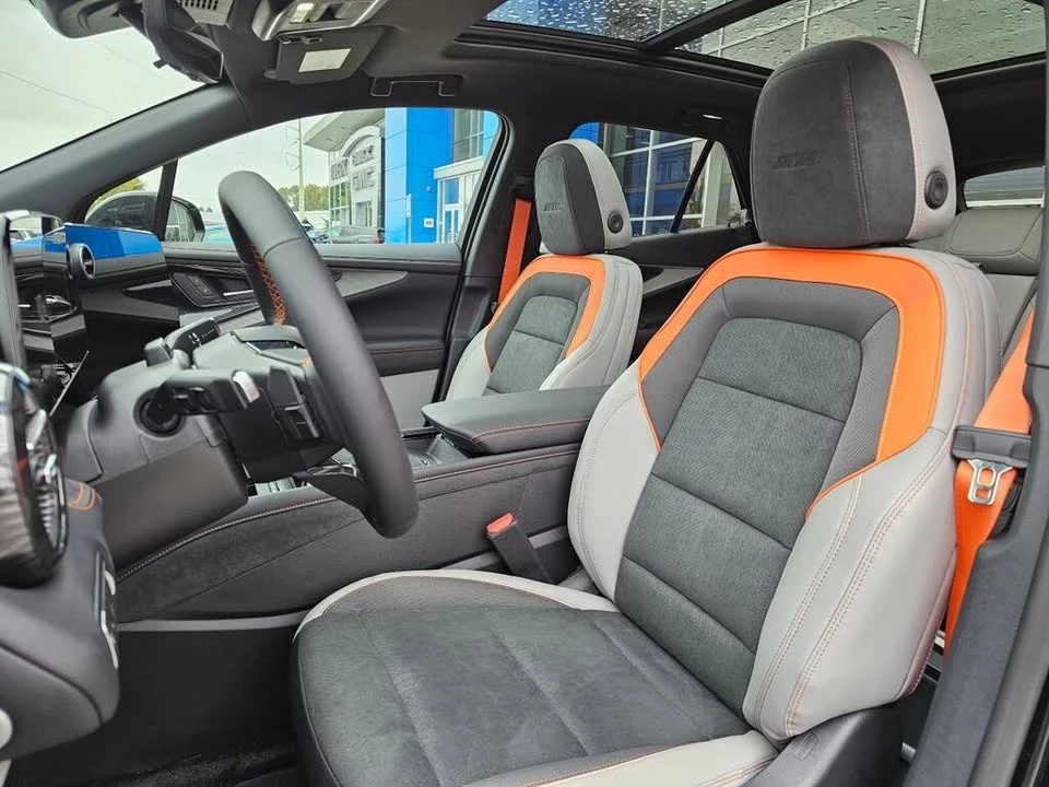 2026 Chevrolet Blazer - Image 2 of 10