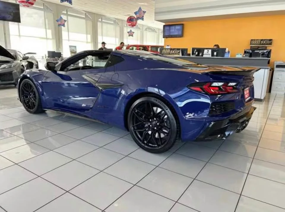 2026 Chevrolet Corvette C8 Z06 - Image 9 of 16