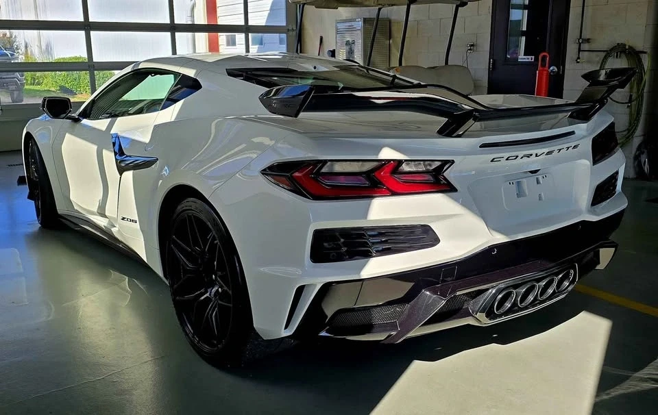 2026 Chevrolet Corvette C8 Z06 - Image 5 of 12