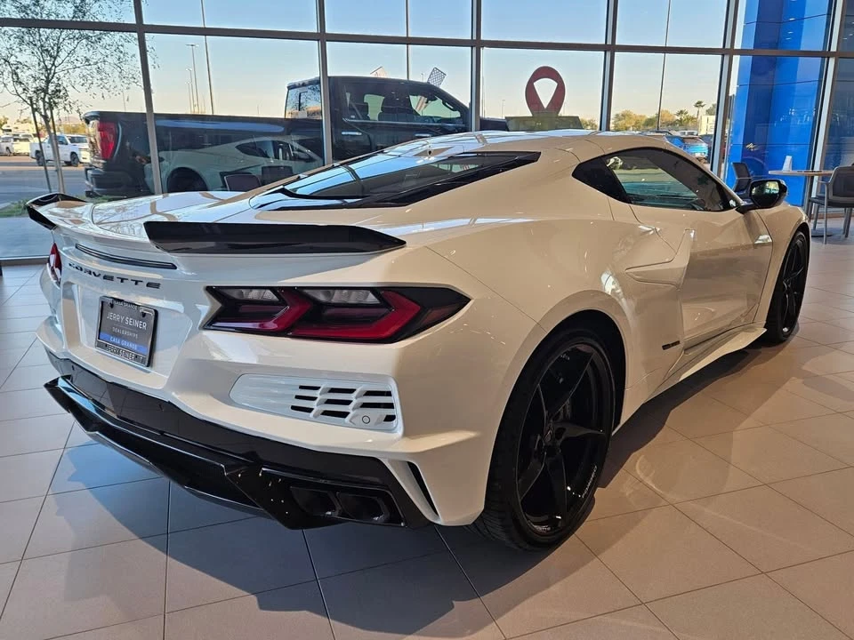 2026 Chevrolet Corvette C8 E-Ray - Image 5 of 20