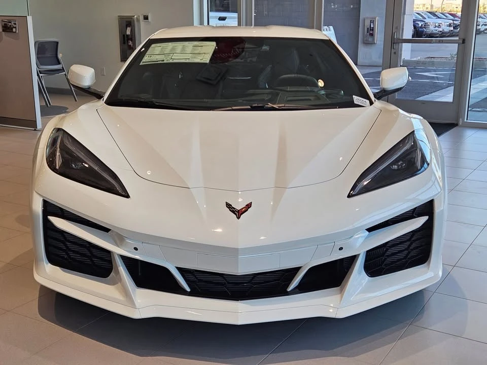 2026 Chevrolet Corvette C8 E-Ray - Image 8 of 20
