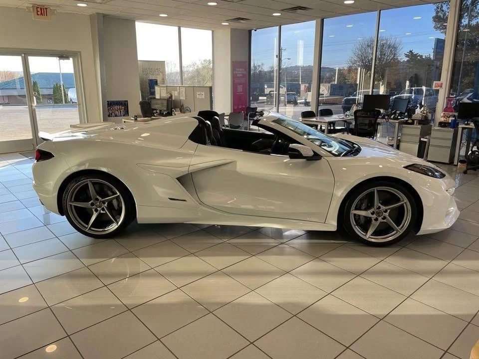 2026 Chevrolet Corvette C8 E-Ray - Image 13 of 19