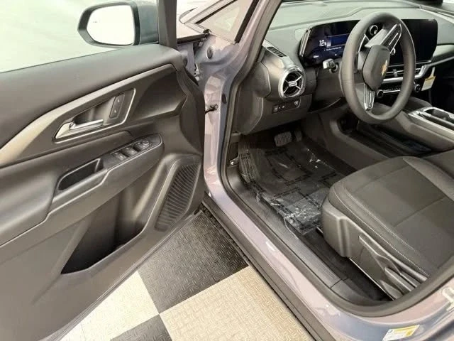 2026 Chevrolet Equinox - Image 8 of 18