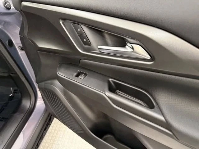 2026 Chevrolet Equinox - Image 11 of 18