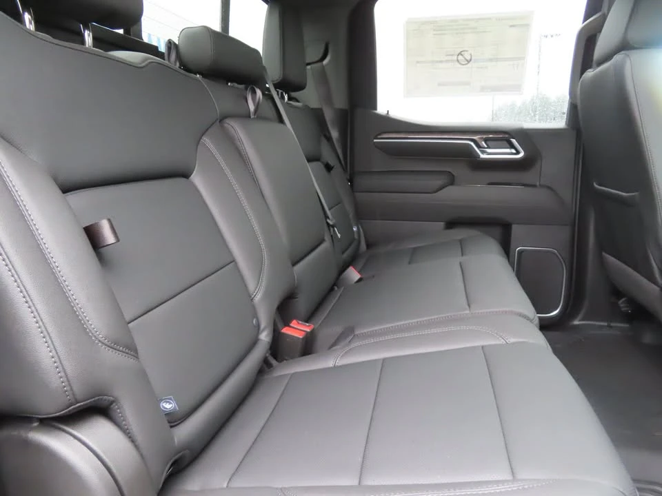 2026 Chevrolet Silverado 4th Gen - Image 16 of 19