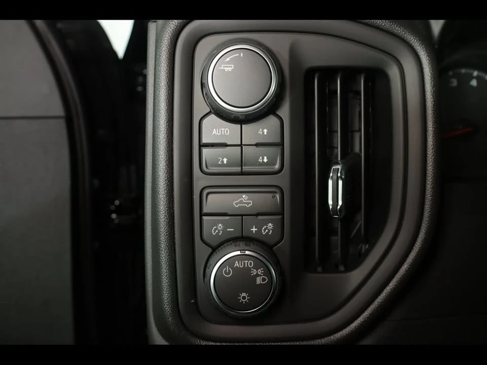 2026 Chevrolet Silverado 4th Gen - Image 13 of 20