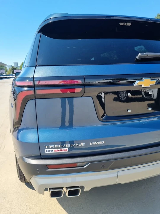 2026 Chevrolet Traverse - Image 10 of 18