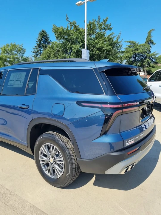 2026 Chevrolet Traverse - Image 11 of 18