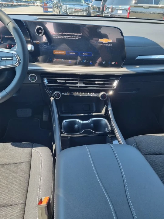 2026 Chevrolet Traverse - Image 13 of 18