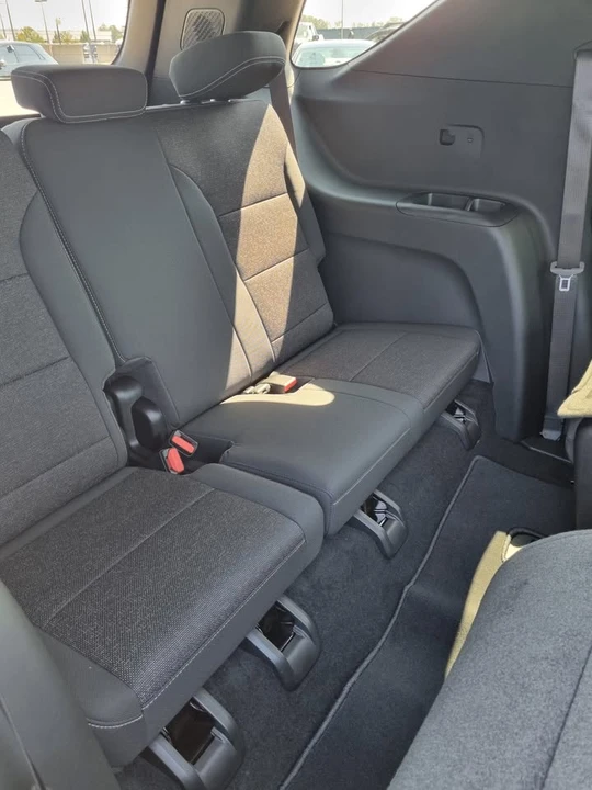 2026 Chevrolet Traverse - Image 8 of 18