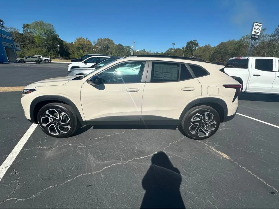 2026 Chevrolet Trax - Image 2 of 2