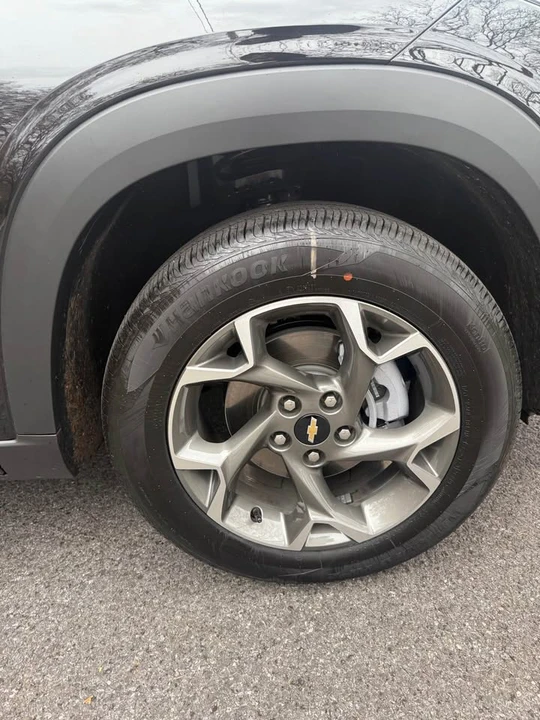 2026 Chevrolet Trax - Image 13 of 17