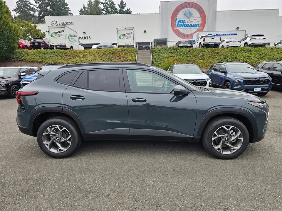 2026 Chevrolet Trax - Image 3 of 18