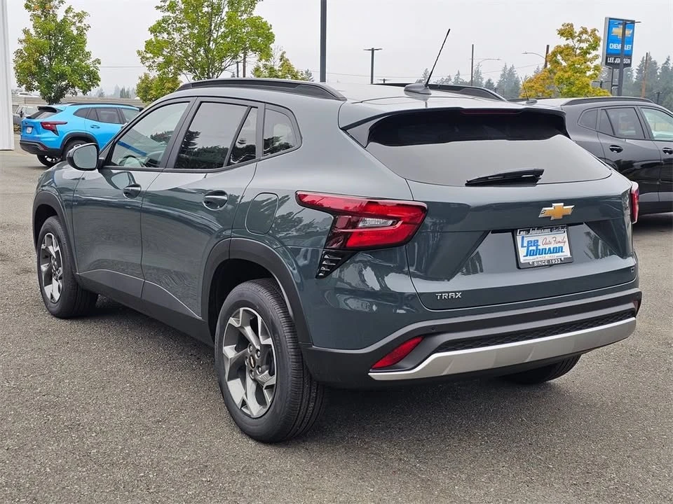 2026 Chevrolet Trax - Image 5 of 18