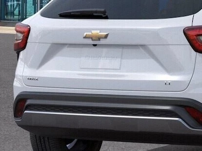 2026 Chevrolet Trax - Image 14 of 17