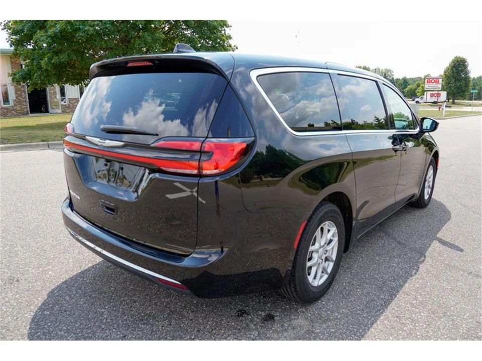 2026 Chrysler - Image 3 of 31
