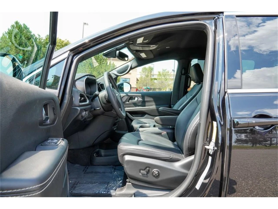 2026 Chrysler - Image 10 of 31