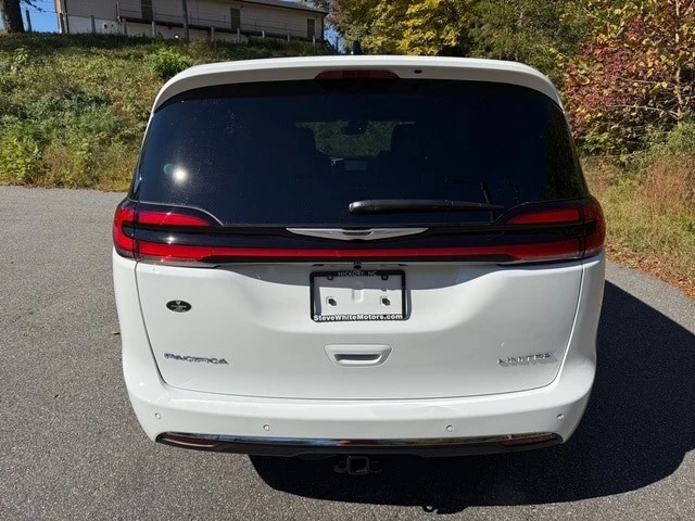 2026 Chrysler - Image 8 of 21