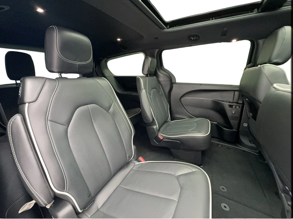 2026 Chrysler - Image 25 of 31