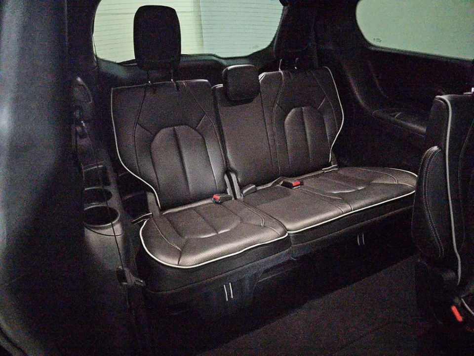 2026 Chrysler - Image 8 of 10