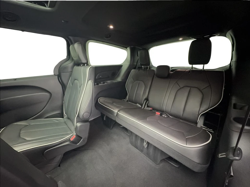 2026 Chrysler - Image 24 of 31
