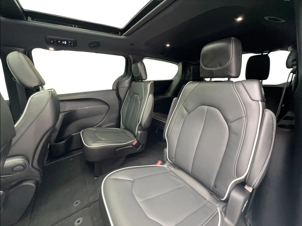 2026 Chrysler - Image 23 of 31